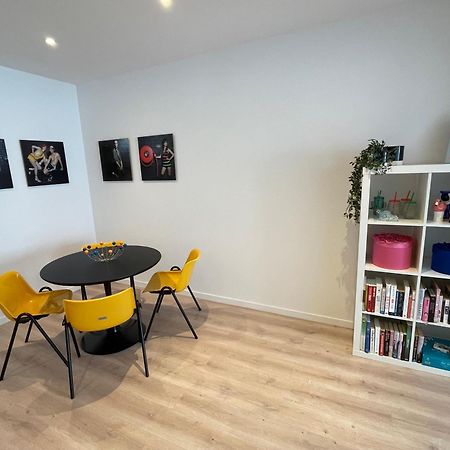 Colorful Pop Apartment In The Heart Of Antwerpen Bagian luar foto