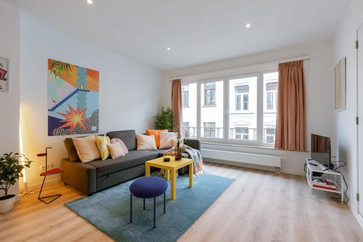 Colorful Pop Apartment In The Heart Of Antwerpen Bagian luar foto