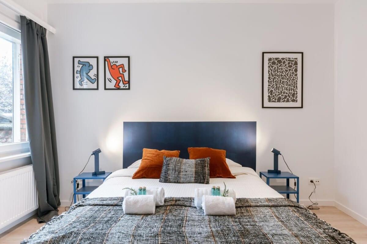 Colorful Pop Apartment In The Heart Of Antwerpen Bagian luar foto